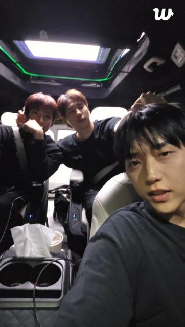안녕~??