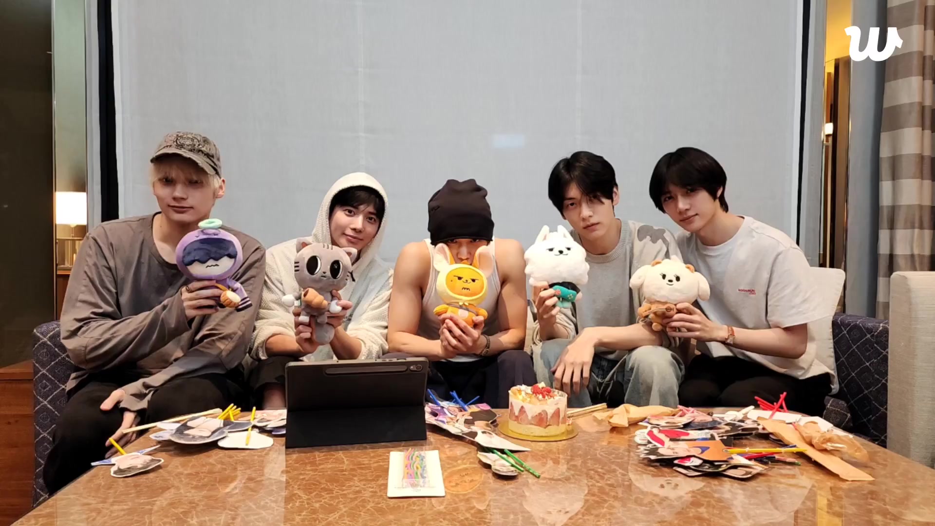 Weverse TXT Community Highlight