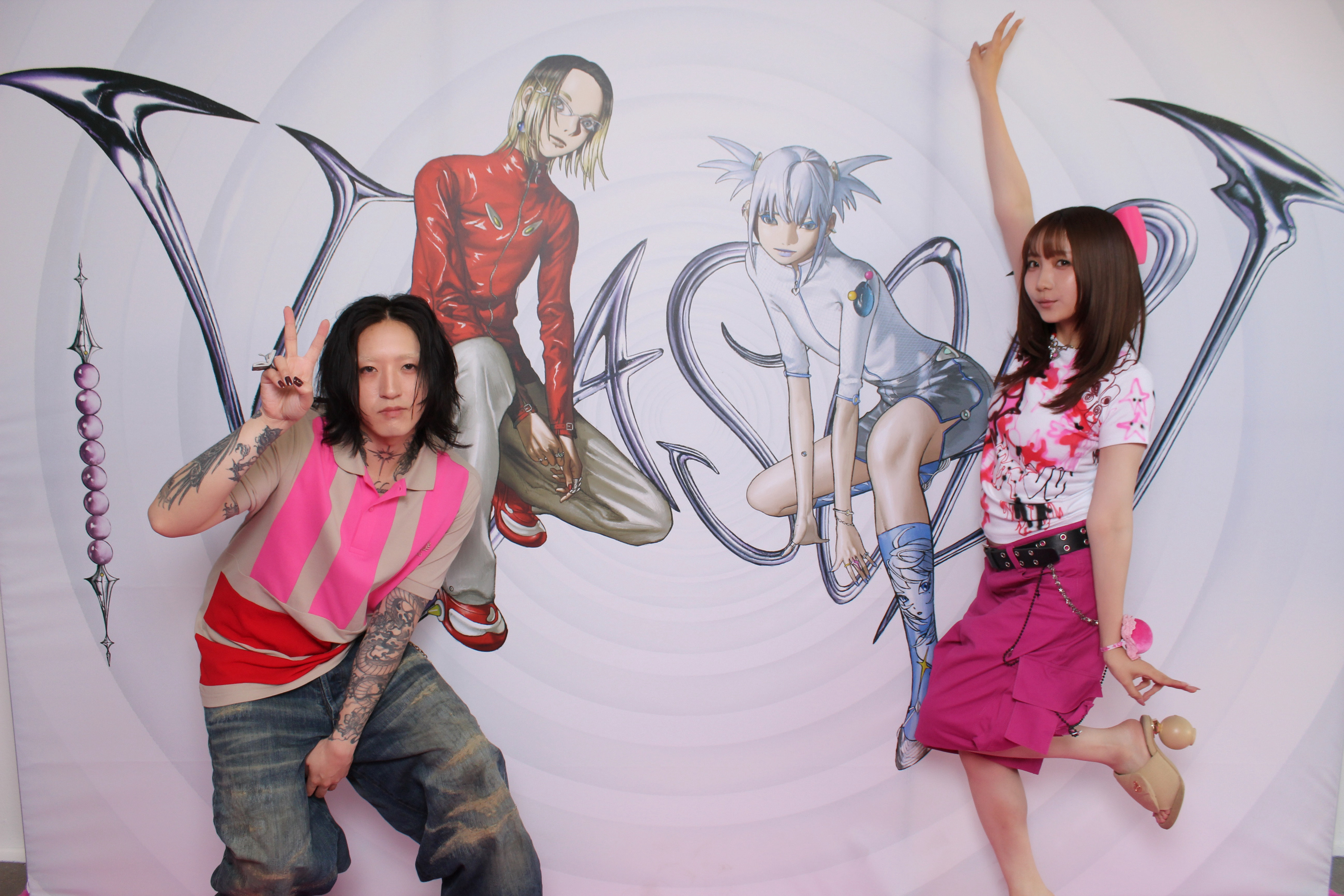 YOASOBIコミュニティの投稿 - The official merch & Complex Exclusive
