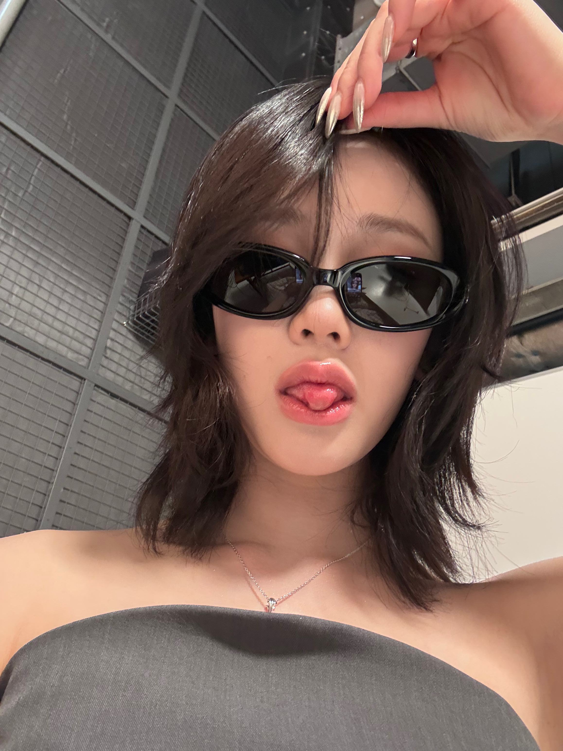 BABYMONSTERコミュニティの投稿 - next stop macao… 🕶️ - PHARITA