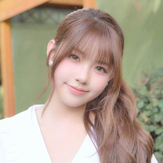 Most recent profile image for UNIS YOONA