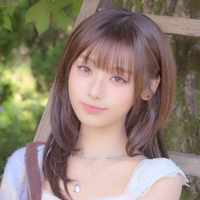 Most recent profile image for UNIS HYEONJU