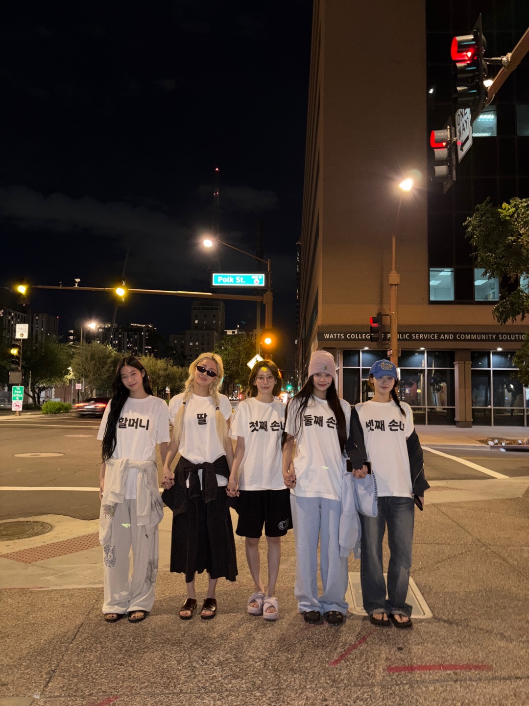LE SSERAFIM Community Post - 메리 추석 🤍🌕 - HUH YUNJIN LE SSERAFIM Community Post - 메리 추석 🤍🌕 - HUH YUNJIN