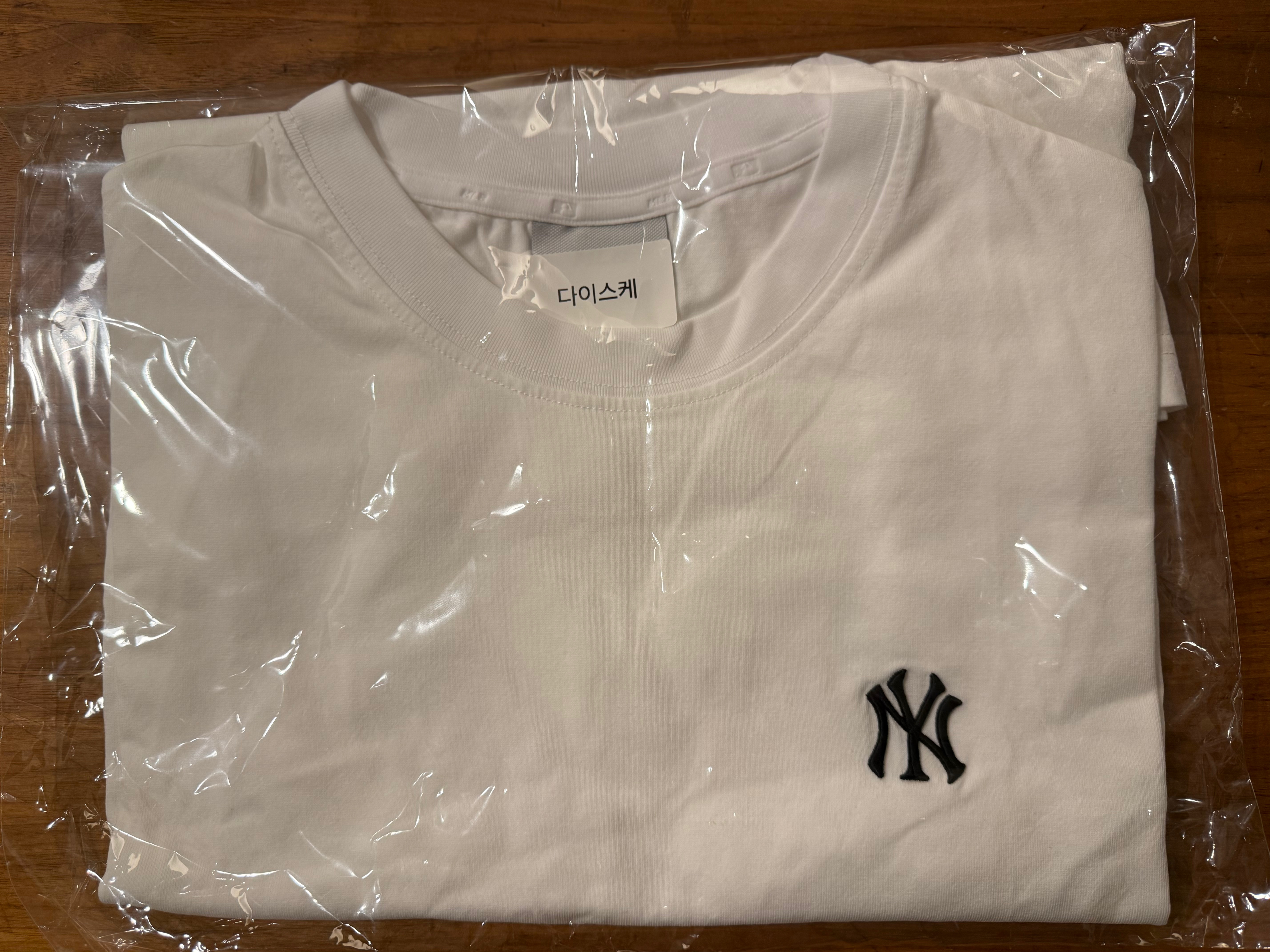 AHOF社区帖子 - だいすけ〜！ だいすけのサイン入りのTシャツが当たっ