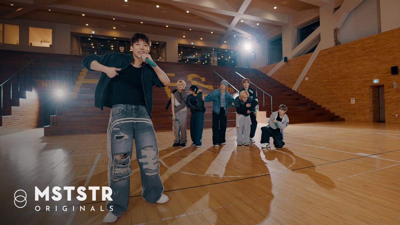 Weverse ARrC Media - [Dance Practice] ARrC (아크) 'Hot 뜨거' (원곡 : 원타임 1TYM ...
