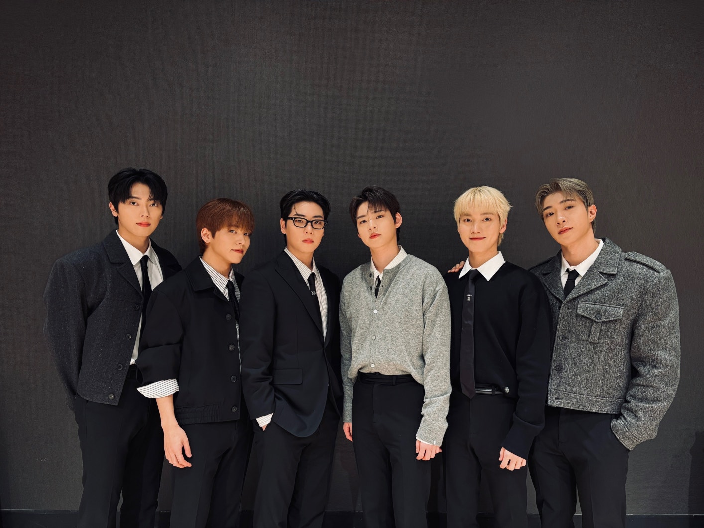 ONF Community Post - 원본 사진도 올립니다🥸 - U