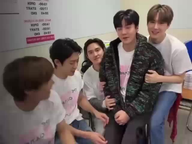 EXO Community Post - 🍒 I watched the [exol] voting, and it was ...