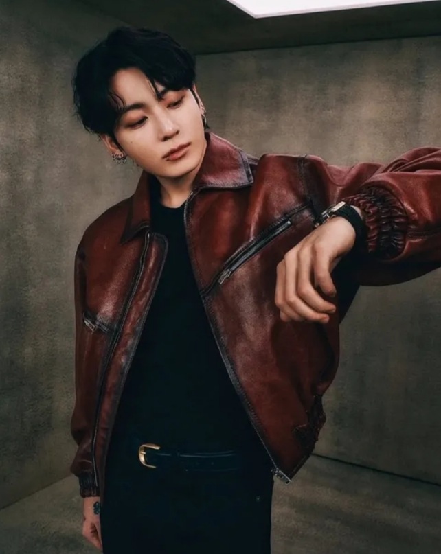   Jungkook 新品 原宿限定ブラレット Mサイズ BTSコミュニティの投稿 - Jungkook X Hublot.. 정국이 너무 멋있고 잘