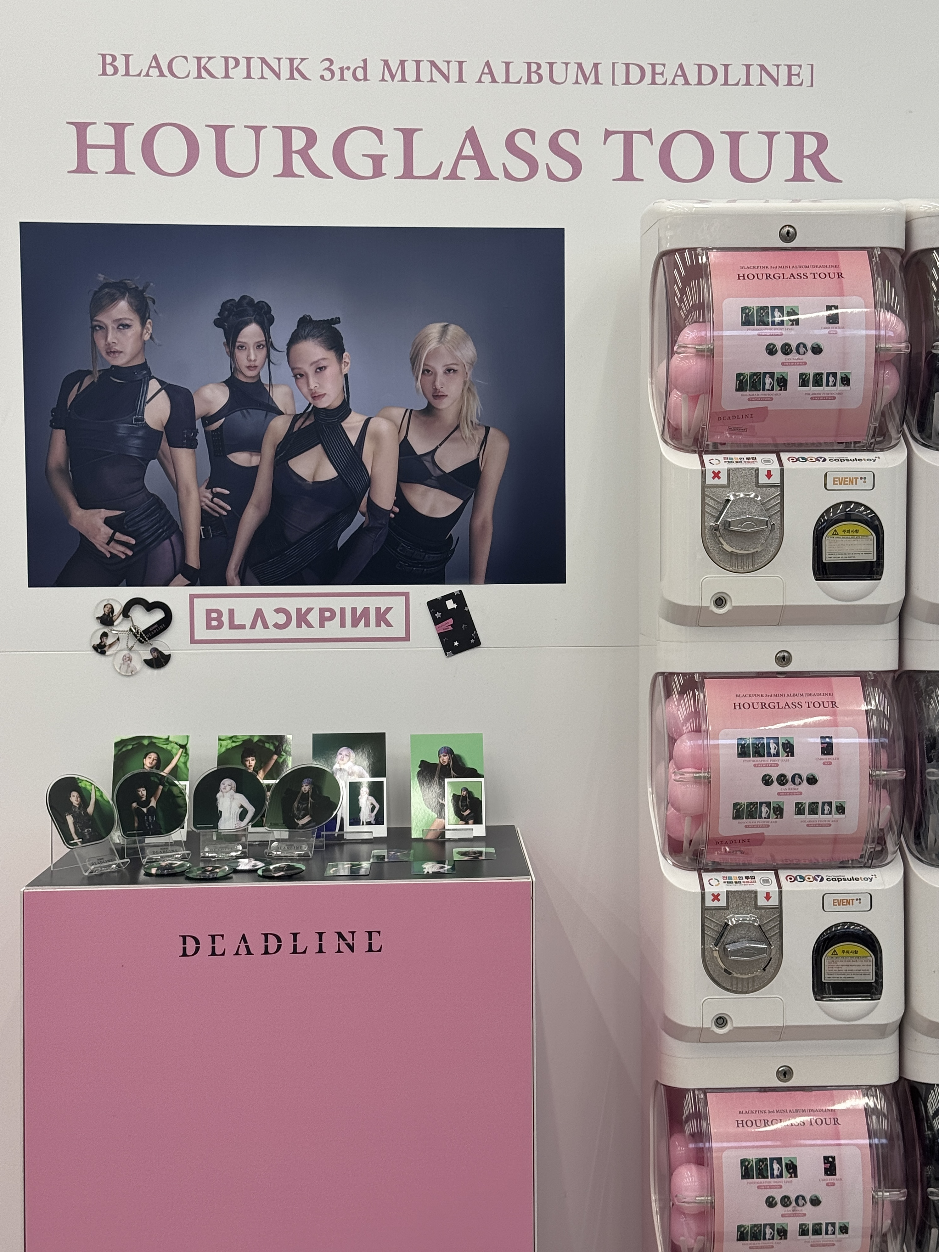 BLACKPINK HOURGLASS TOUR トレカ BLACKPINK Community Post - Following a journey connected as one