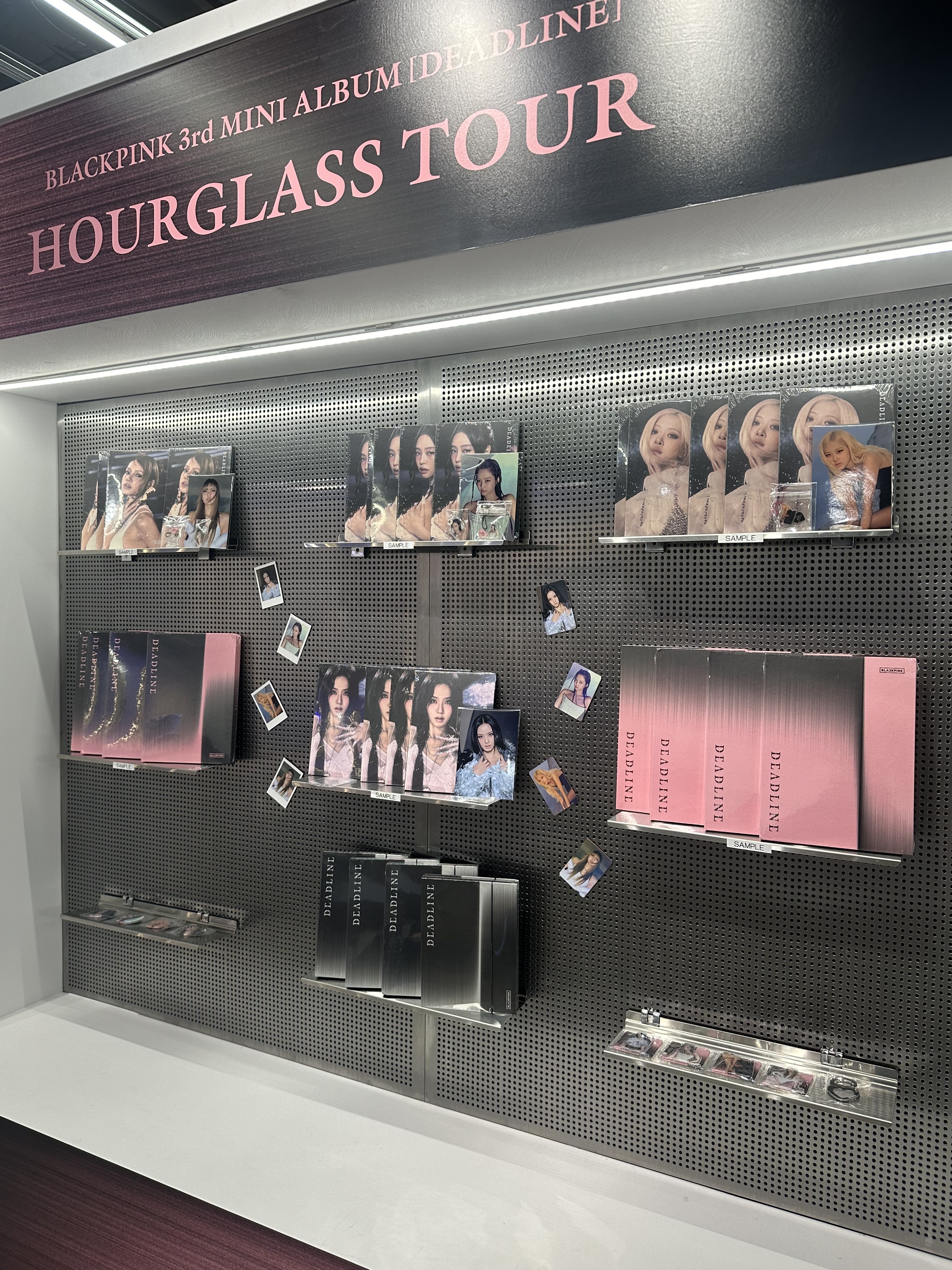 BLACKPINK 2020年 交通カード イベント ジス アクリル額縁世界5点 BLACKPINKコミュニティの投稿 - 一歩一歩集めて完成した📍HOURGLASS