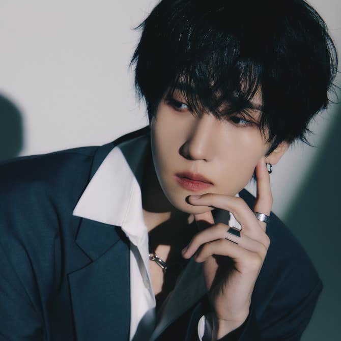 Most recent profile image for E'LAST Baek Gyeul