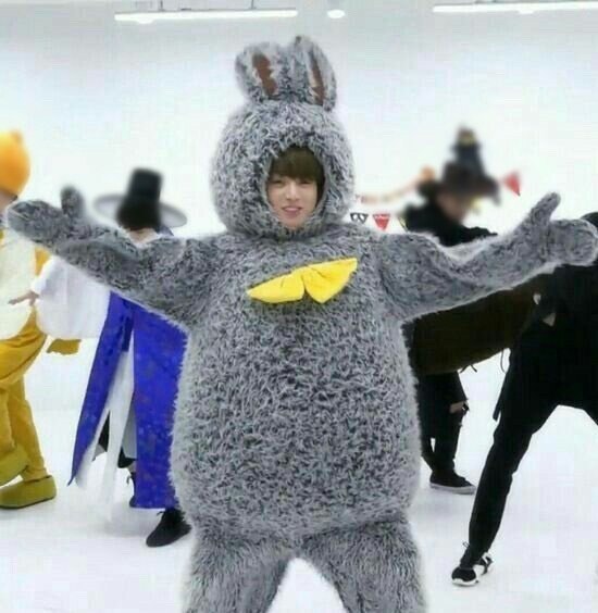 BTS Community Post - jungkook bunny 🐰💜, jimin bunny 🐰💛