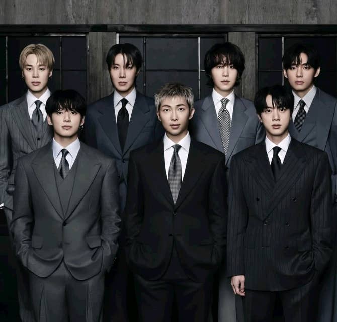 BTS Community Post - 7 kings ️💜🫶