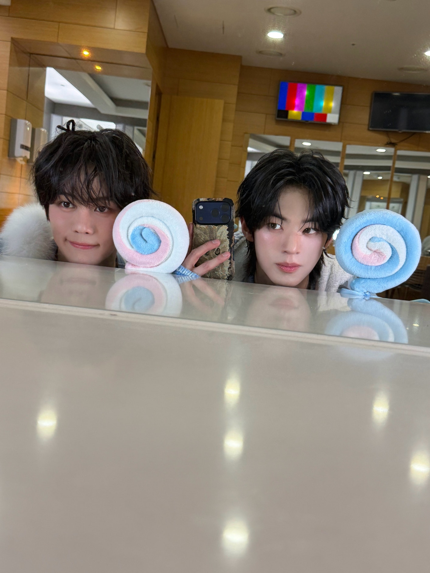 TWS Community Post - 화이트데이🍭🍬 - DOHOON