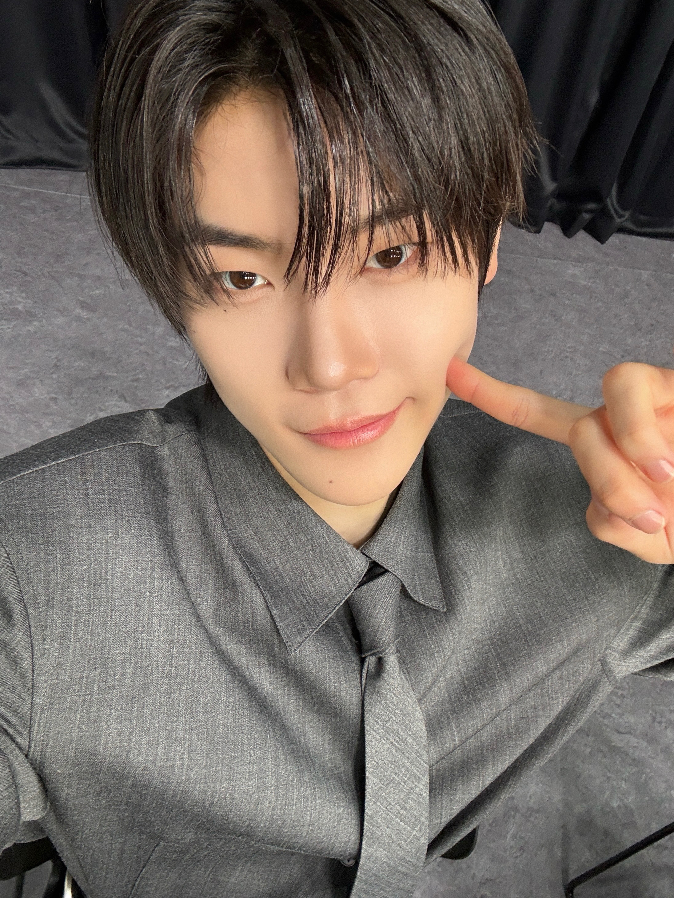 CLOSE YOUR EYES社群貼文 - - JANG YEOJUN