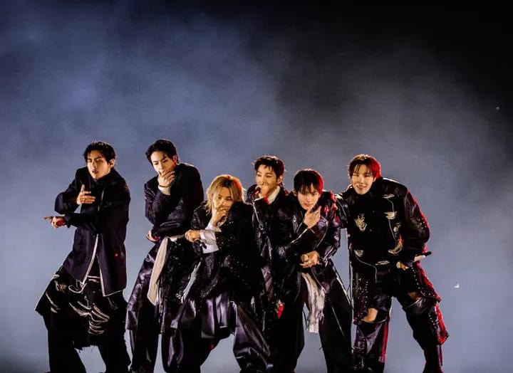 BTS Community Post - I keep watching this over and over. I’m not okay 🫠🔥