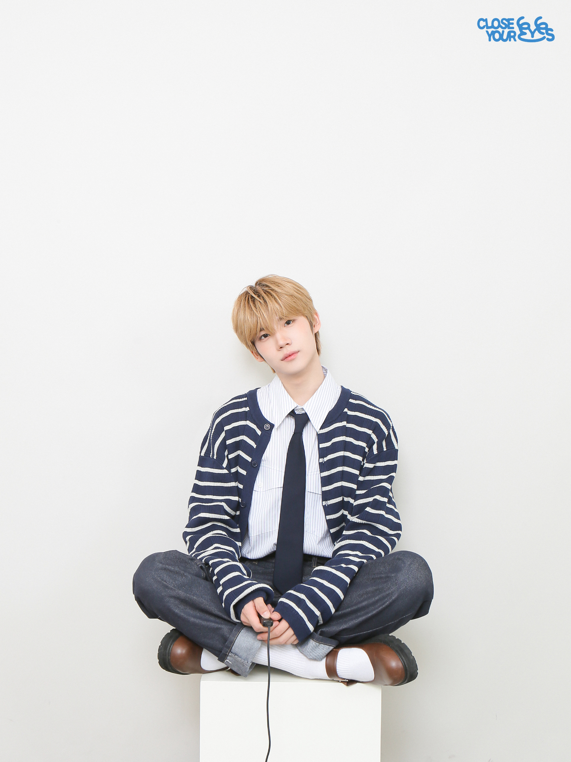 WeverseCLOSE YOUR EYES圖片 - CLOSE YOUR EYES Debut 1st Anniversary